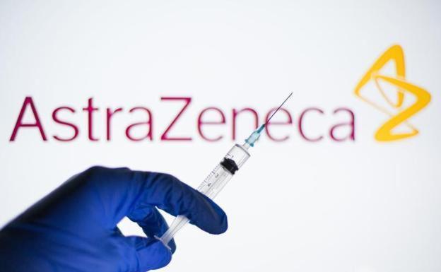 La Junta desvela qué sucede con la vacuna de Astrazeneca en Andalucía y confirma que hay «1.200 dosis en stand by»