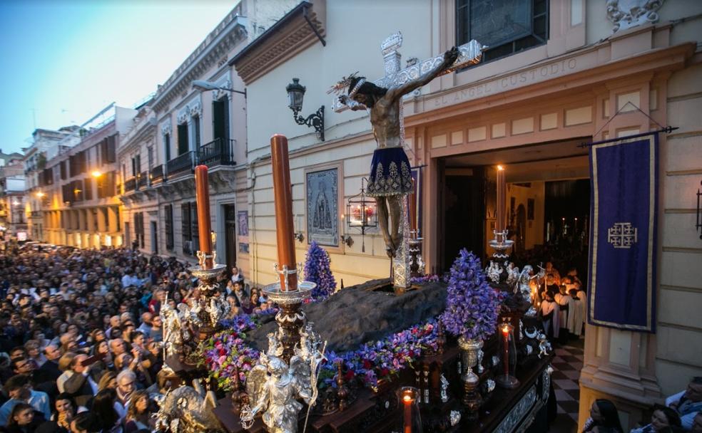 Semana Santa de Granada | San Agustín, solemninad entre belleza