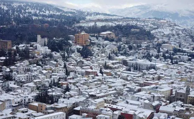 El tiempo en Andalucía | Meteorología prevé un sábado con nieve en toda Granada: ¿en qué municipios nevará más?