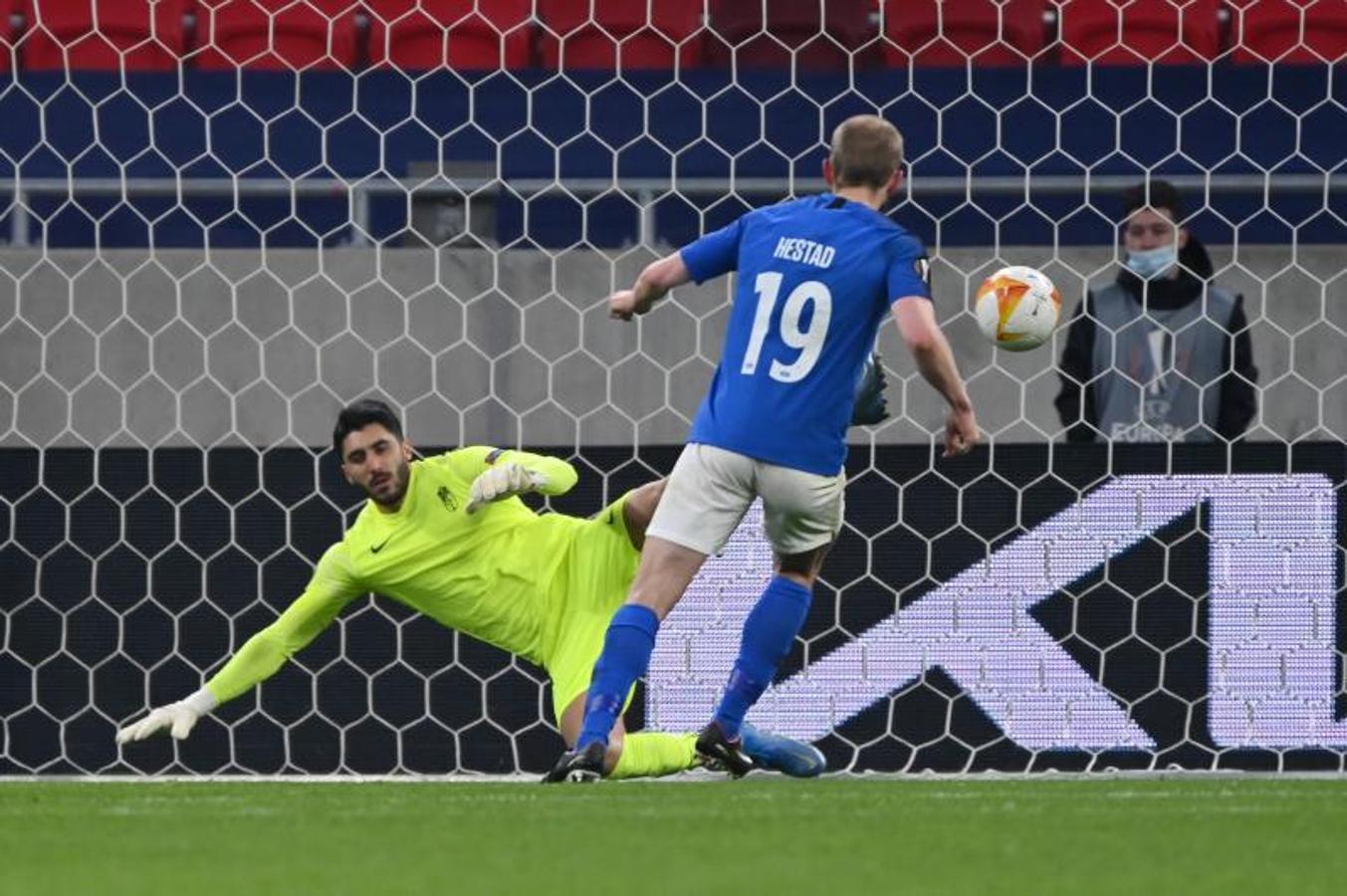 Fotos: Las mejores del Molde-Granada en el estadio Puskas de Budapest