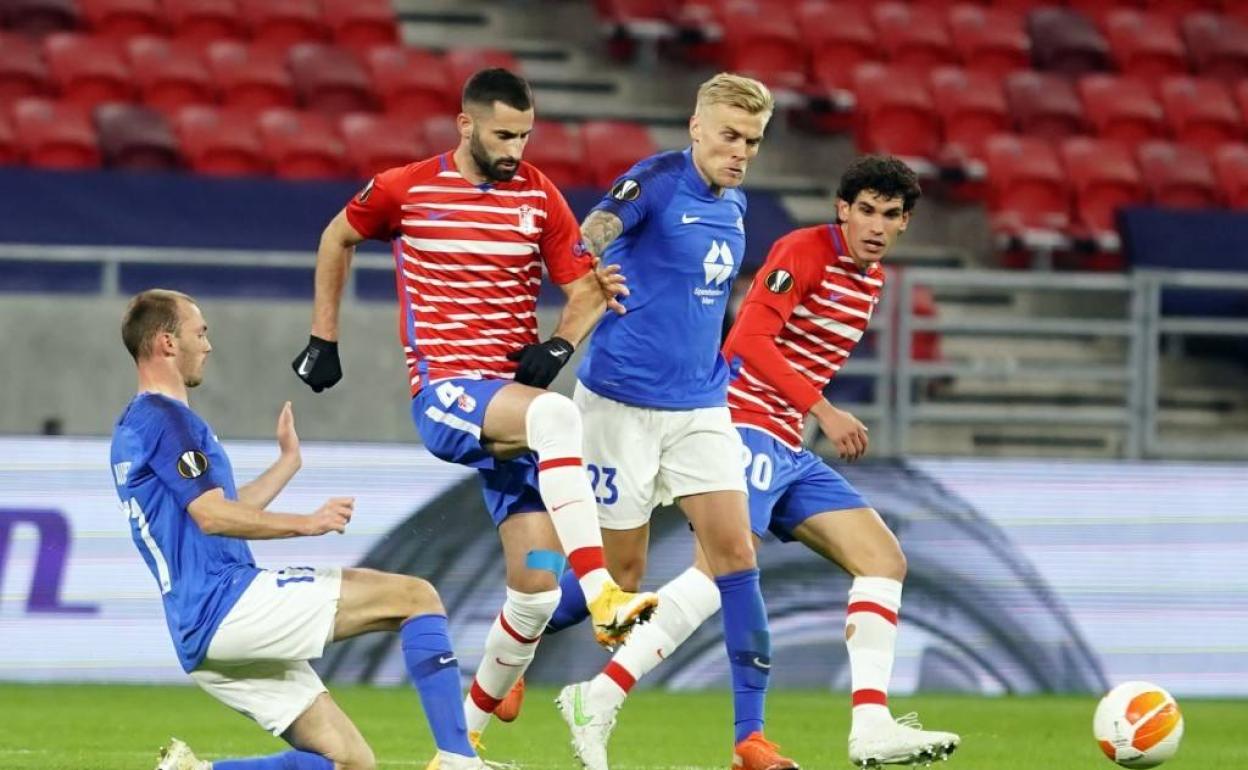 Gonalons, en el partido ante el Molde, jugado en Budapest. 