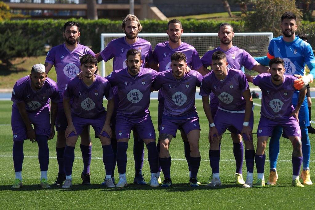 Alineación del Real Jaén frente al Almería.