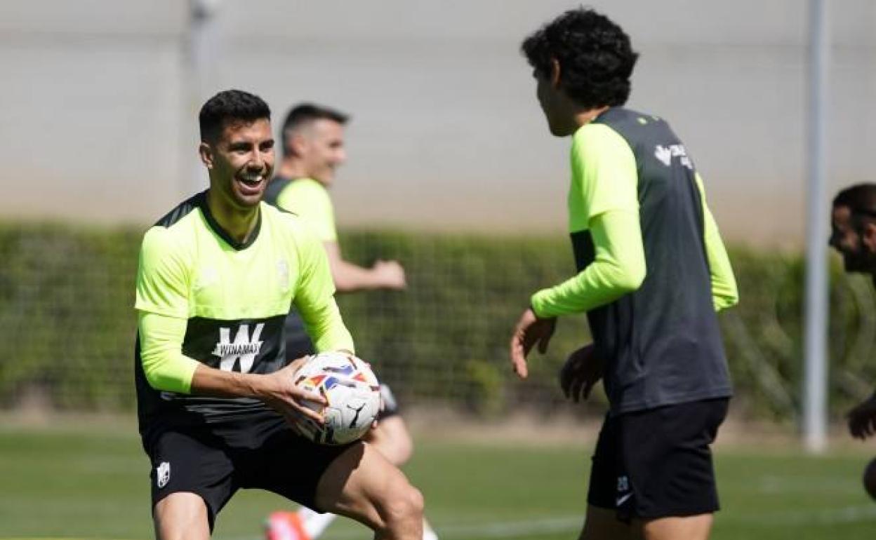 Fede Vico, sonriente y bromista en el último entrenamiento. 