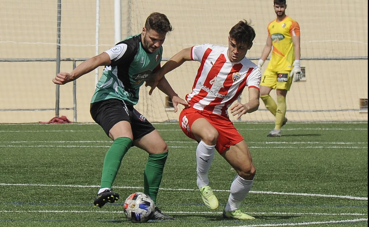 Hurtado realizó un muy buen partido, aunque se le escapó el gol de penalti. 
