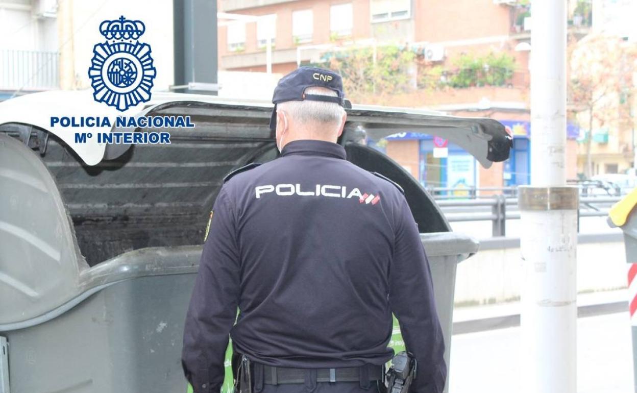 Quema de contenedores en Granada | Identifican a un menor inimputable como presunto autor