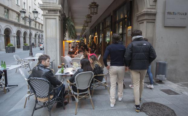 ¿Cuántas personas se pueden reunir durante la Semana Santa en Andalucía?