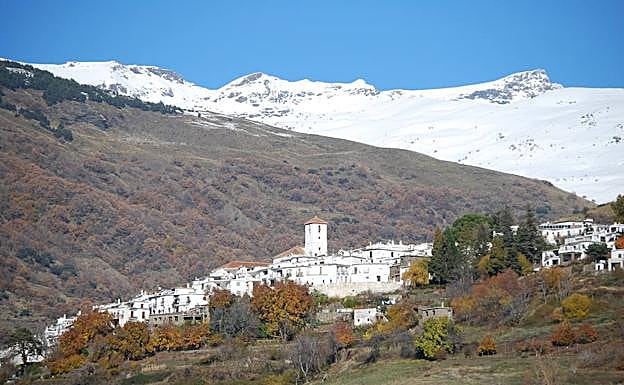 Imagen principal - Senderismo en Granada | Ruta primaveral por el Valle del Poqueira en la Alpujarra