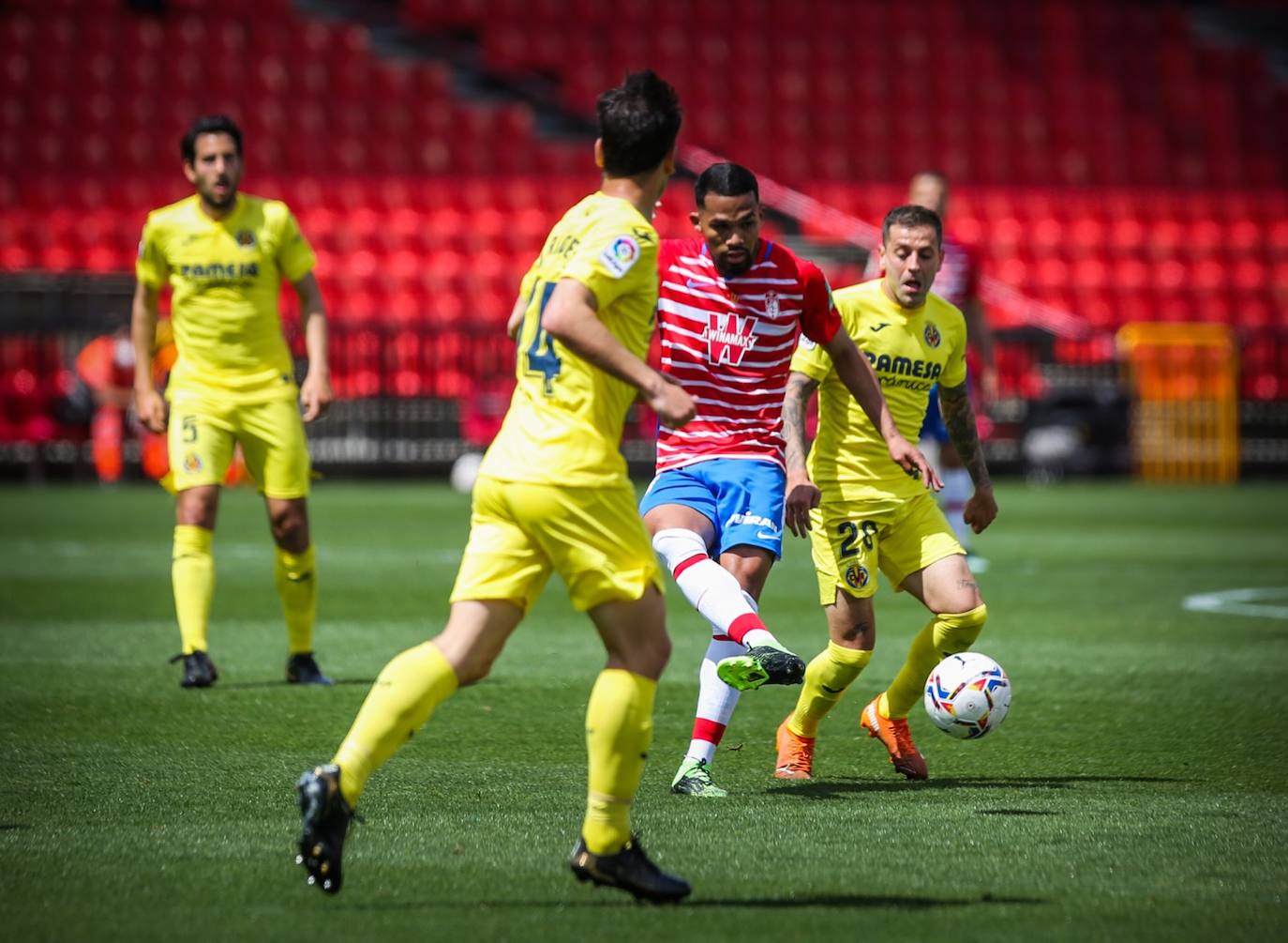 Fotos: Las mejores imágenes del Granada - Villarreal