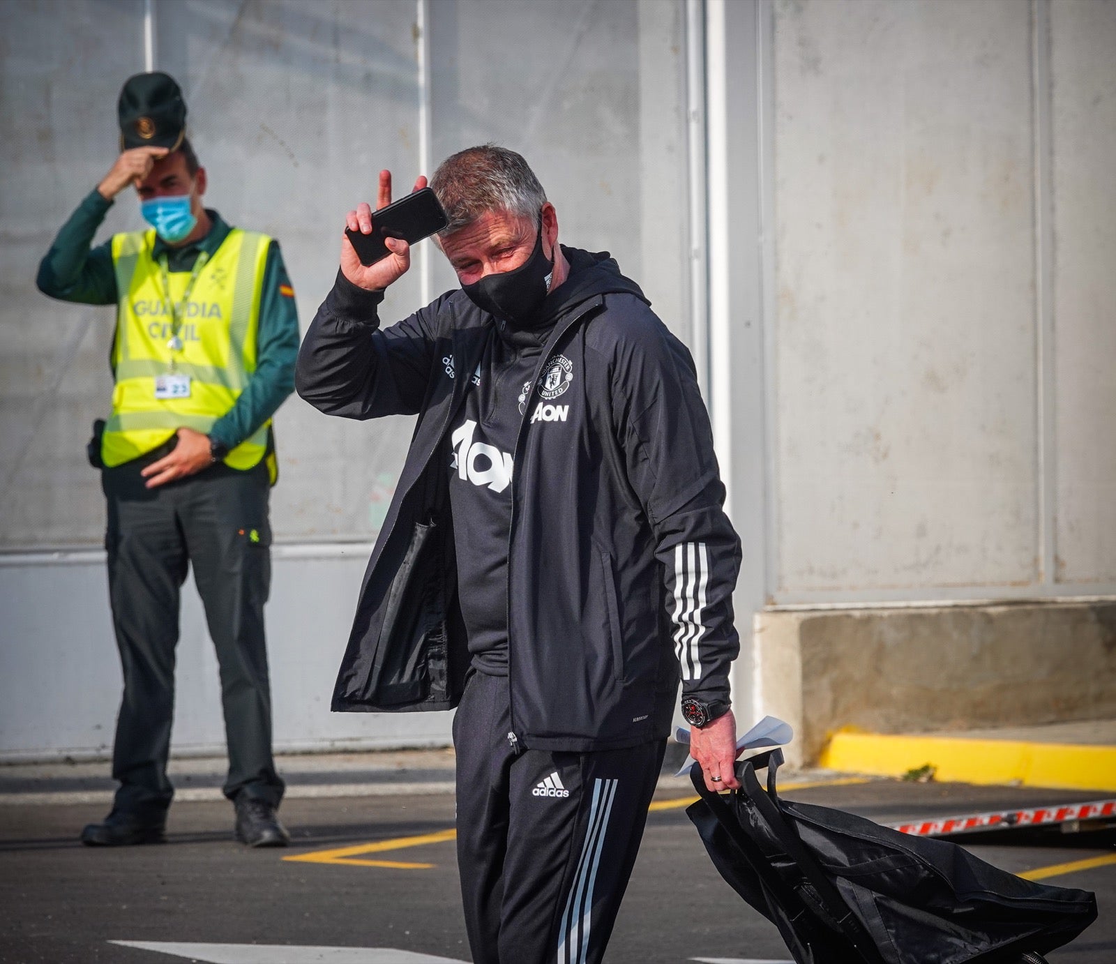 Los 'diablos rojos' aterrizan en la capital para el duelo de cuartos de final de la Europa League contra el Granada CF