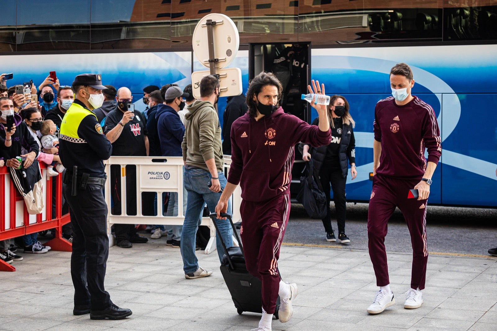 Los 'diablos rojos' aterrizan en la capital para el duelo de cuartos de final de la Europa League contra el Granada CF