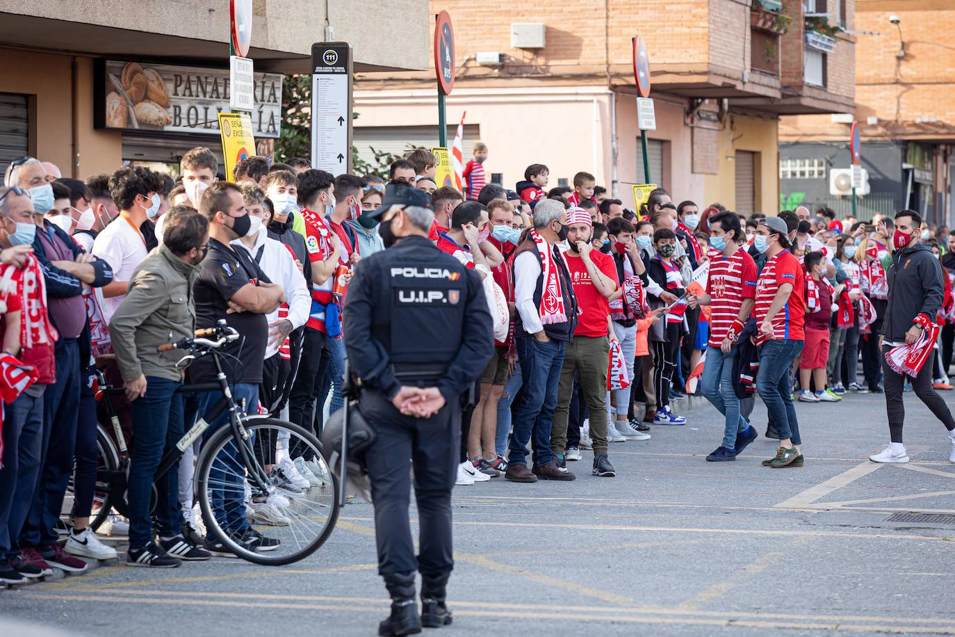 Fotos: El ambiente previo al Granada-Manchester United en el Nuevo Los Cármenes