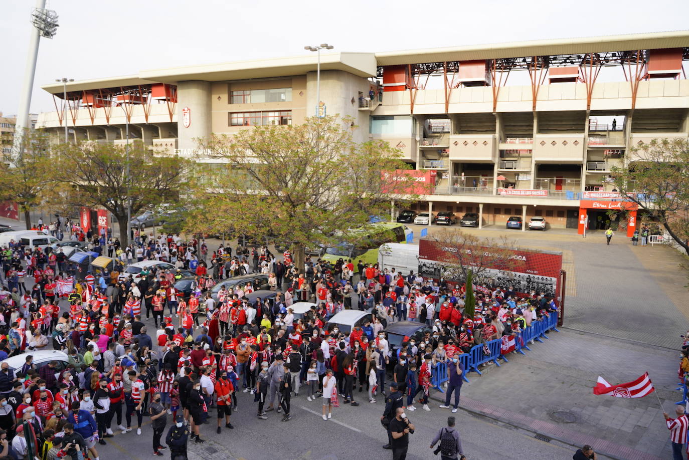 Fotos: El ambiente previo al Granada-Manchester United en el Nuevo Los Cármenes