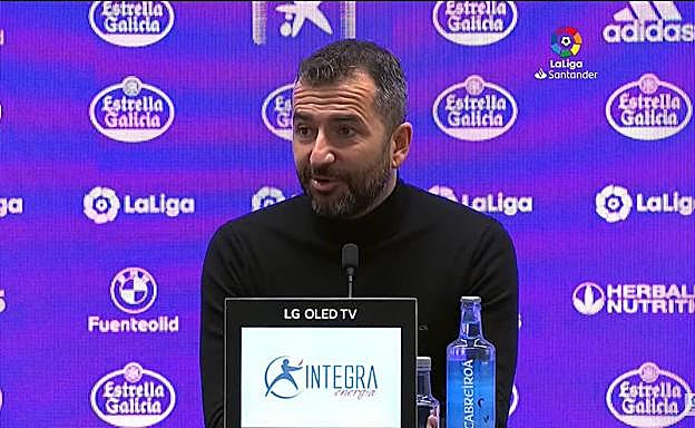Diego Martínez, feliz en la rueda de prensa postpartido. 
