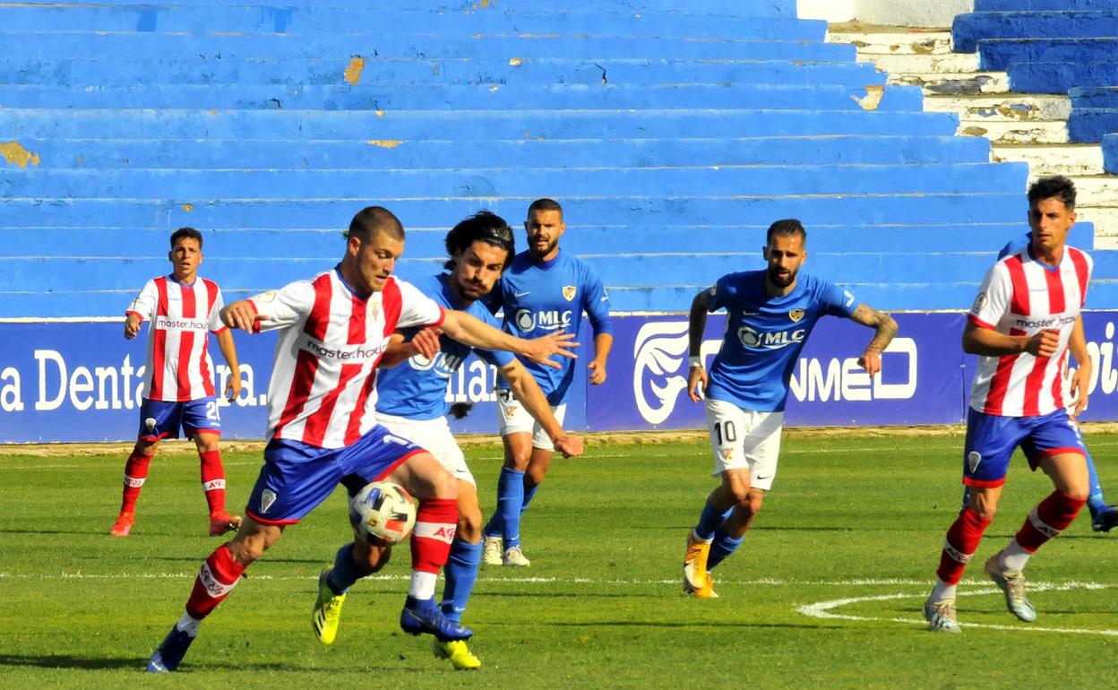 Los linarenses vienen de hacer una gesta ante el Algeciras en Linarejos y quieren seguir con la buena racha. 