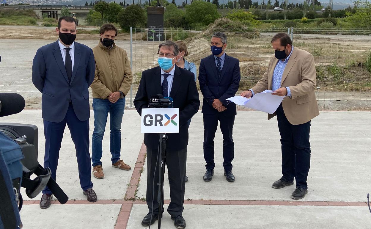 Luis González, durante la presentación del nuevo parque del Zaidín.