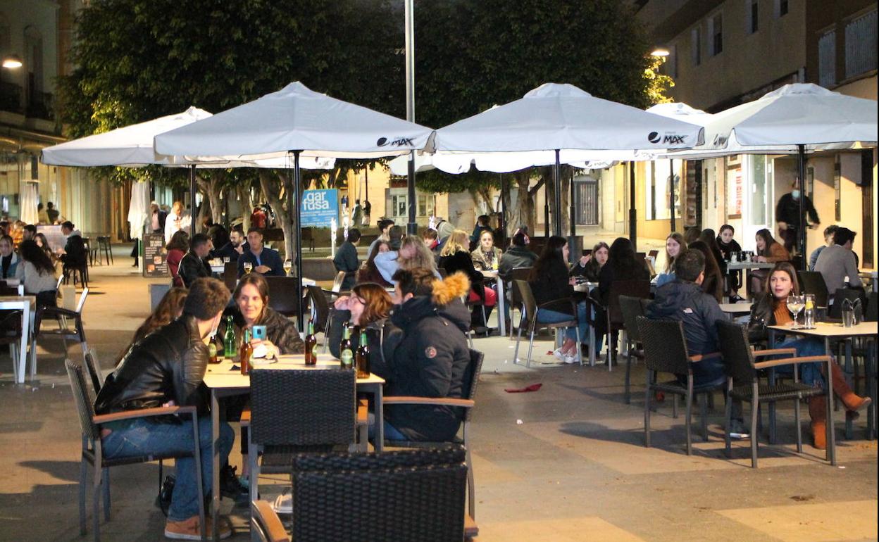 Hostelería y comercio no esencial cerrarán a las ocho en municipios de Almería y Poniente