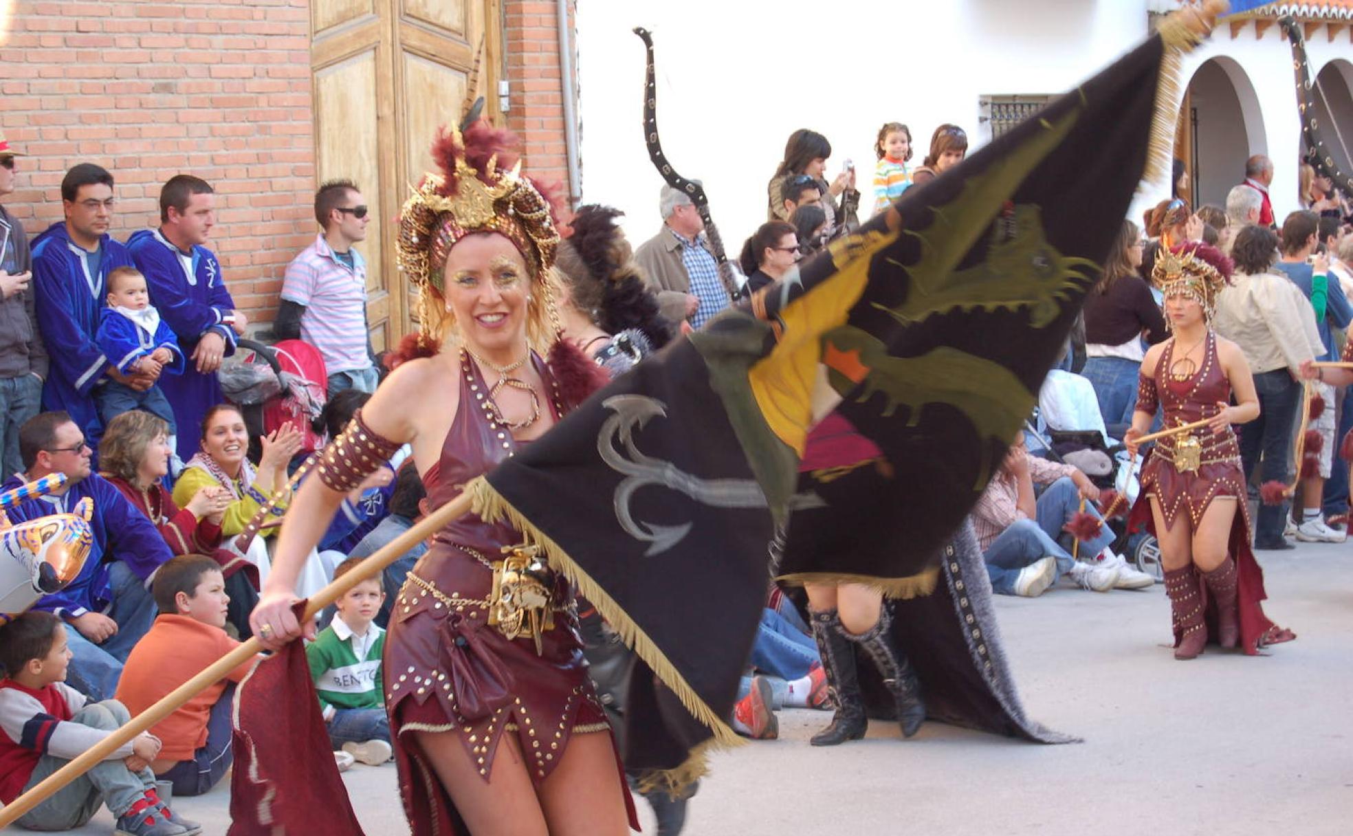 Desfile de Moros y Cristianos en la localidad granadina de Cúllar, antes de la pandemia. 