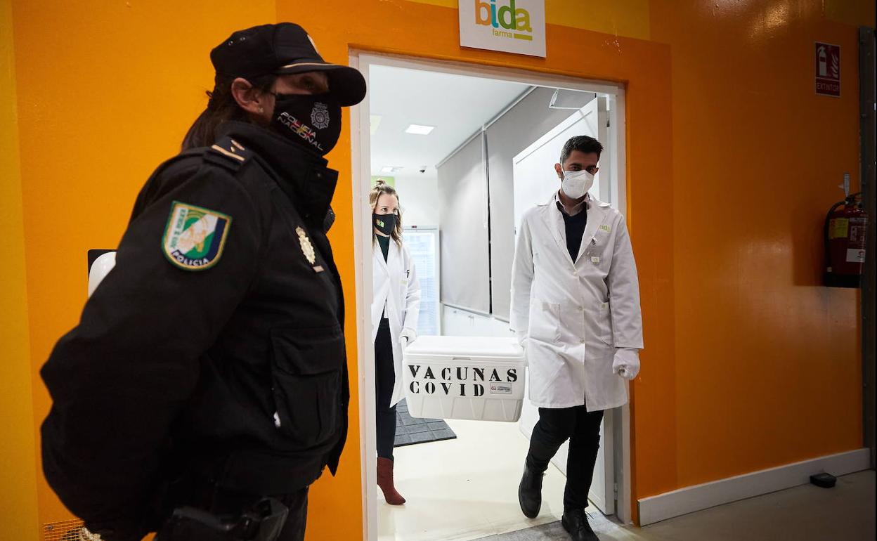 La vacunación se estanca en Granada por otra caída en los envíos de AstraZeneca