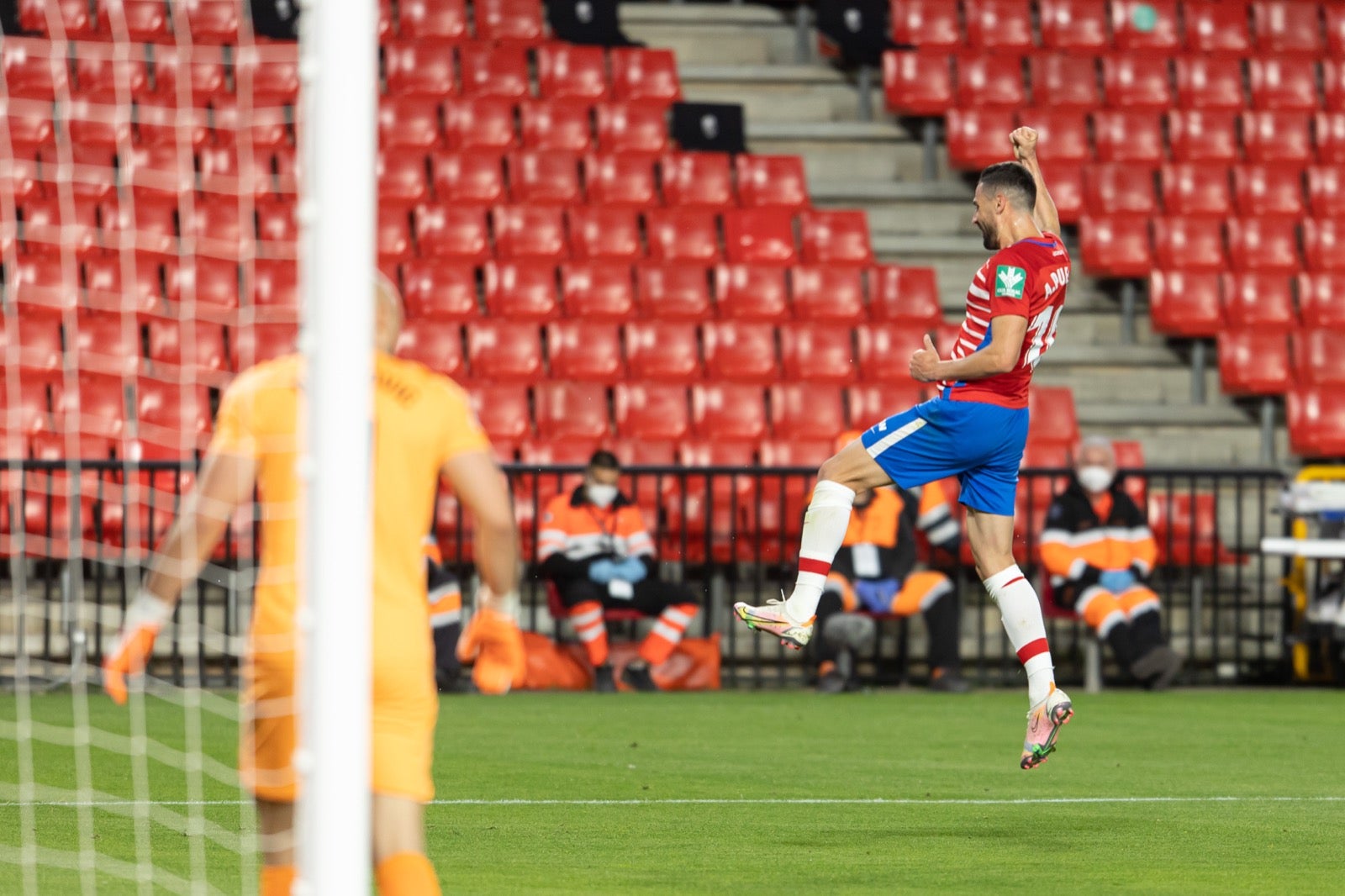 Fotos: Las mejores imágenes del Granada-Éibar