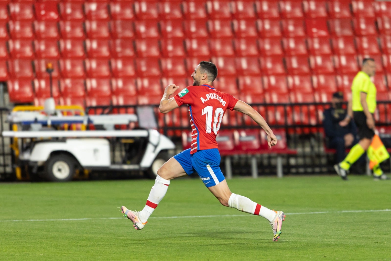 Fotos: Las mejores imágenes del Granada-Éibar