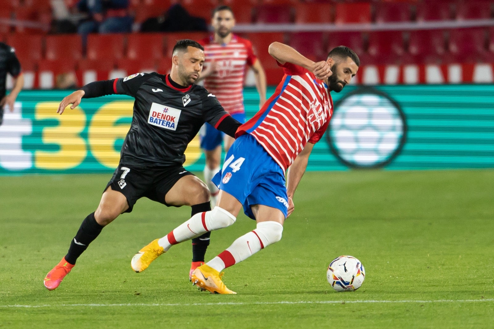 Fotos: Las mejores imágenes del Granada-Éibar