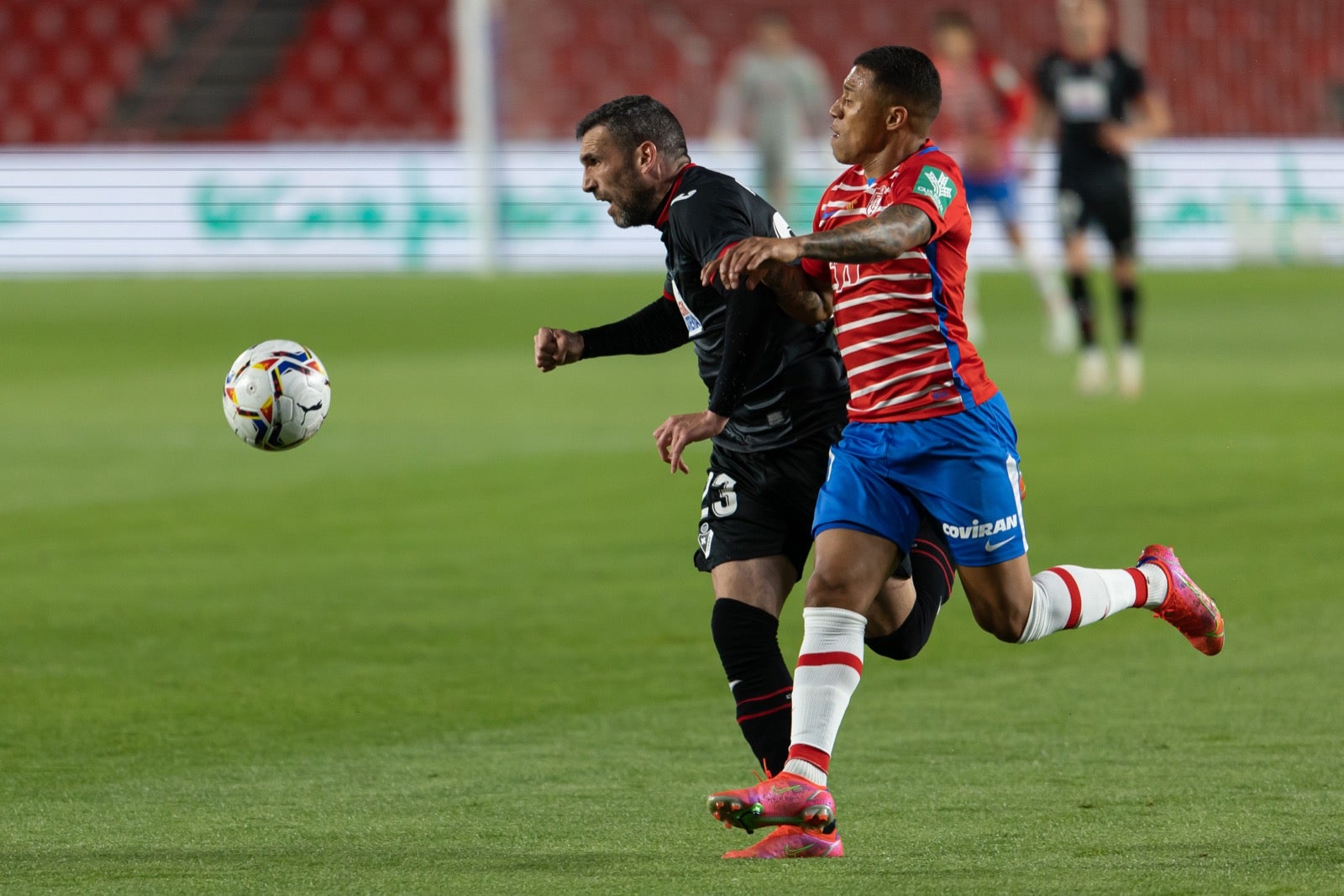 Fotos: Las mejores imágenes del Granada-Éibar