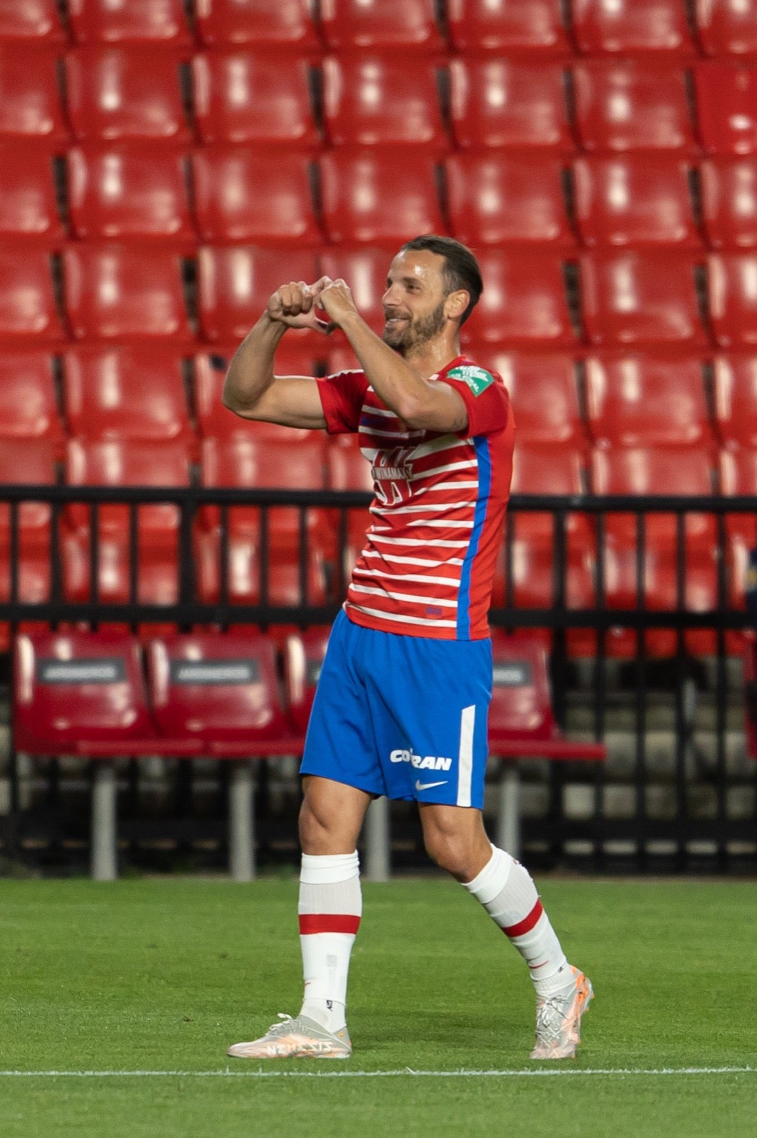 Fotos: Las mejores imágenes del Granada-Éibar