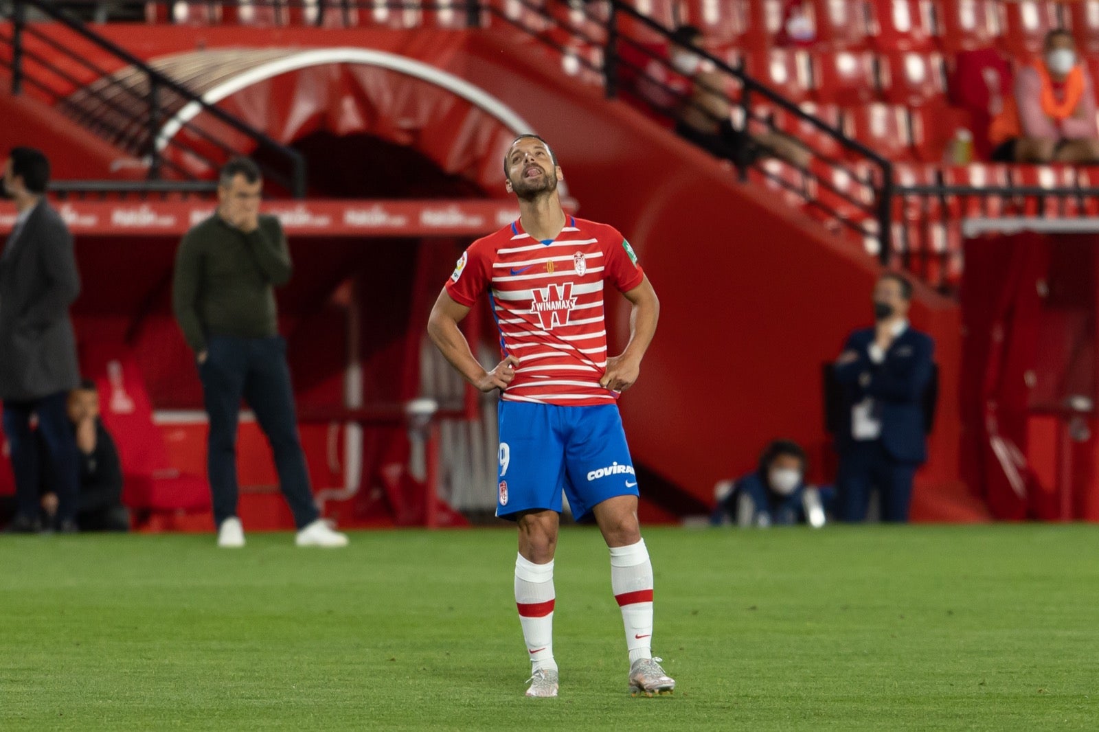 Fotos: Las mejores imágenes del Granada-Éibar