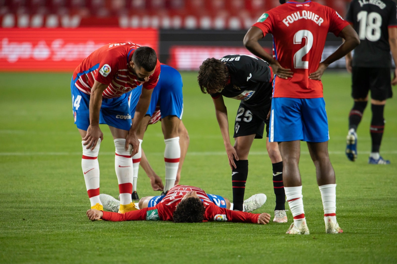 Fotos: Las mejores imágenes del Granada-Éibar