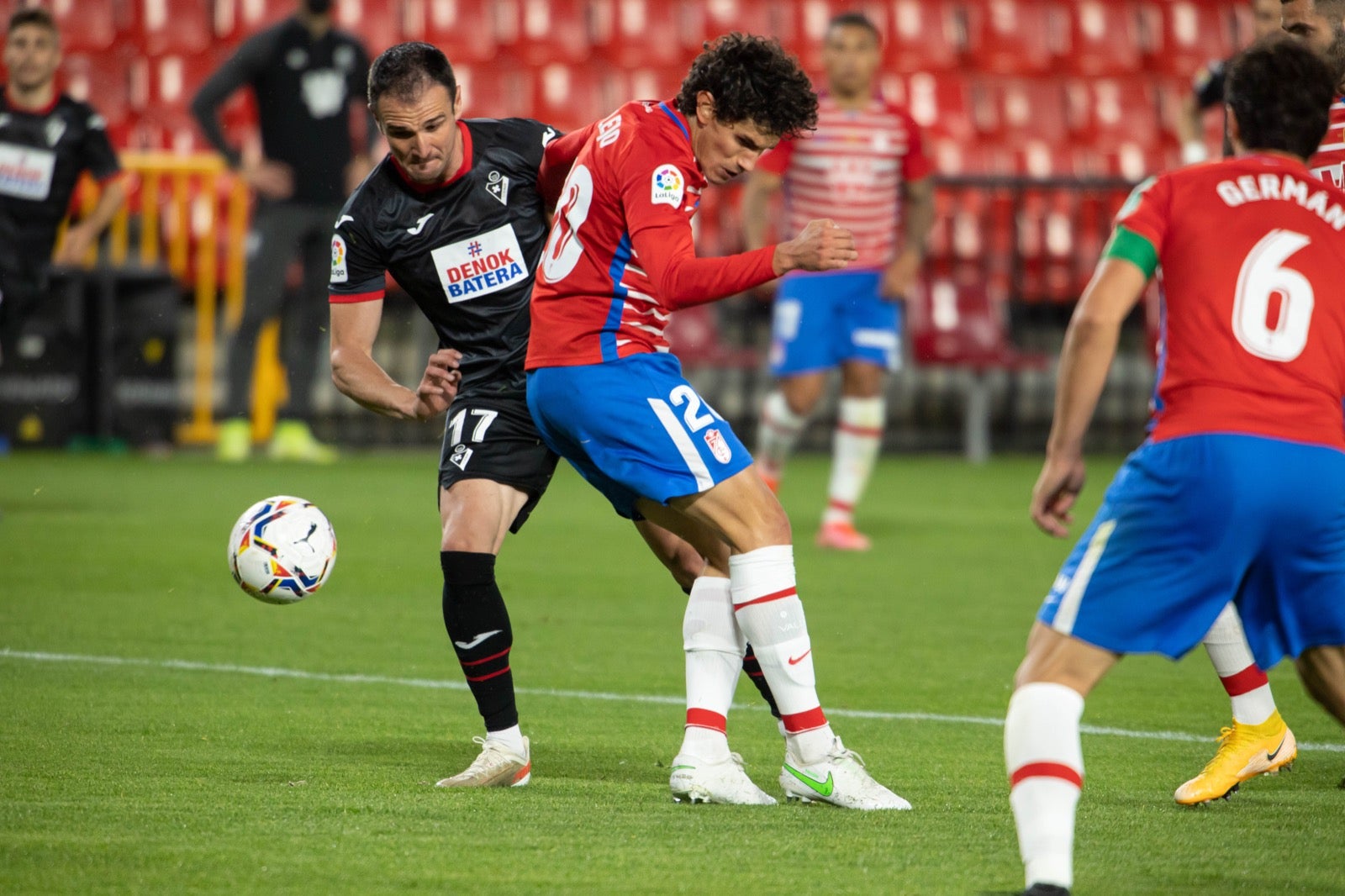 Fotos: Las mejores imágenes del Granada-Éibar