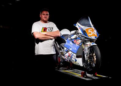 Imagen secundaria 1 - Cuando rugen las motos del Naranjo, listas para competir tras nacer en Vegas del Genil