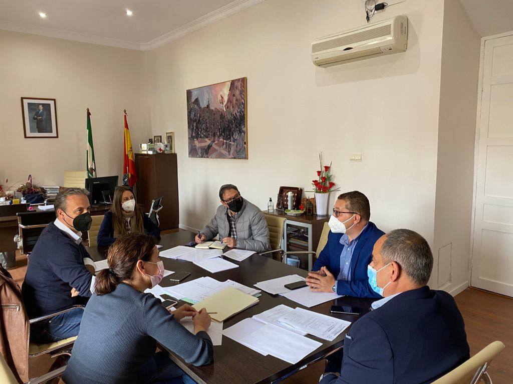 Reunión de representantes politicos en el Ayuntamiento de La Carolina. 