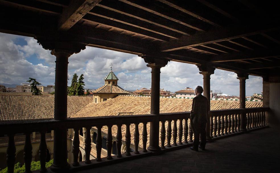 La 'Galería de los Convalecientes' era un lugar reservado para monjes enfermos y mayores con unas impresionantes vistas a la Vega de Granada. Está cerrado a la visita pública. 