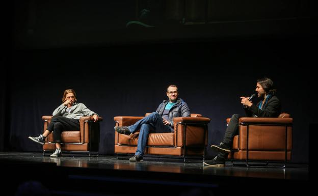 Maldonado, Asensio y Bullejos, durante la charla. 