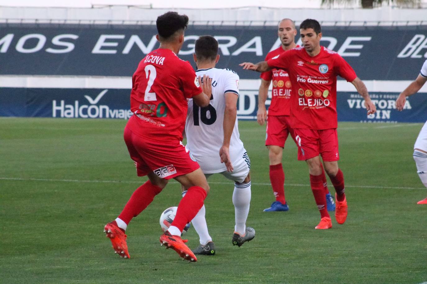 Superar el adverso 1-0 del partido de ida en campo marbellí, será otra 'obligación' para los celestes. 