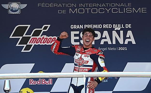 Di Giannantonio homenajea a Gresini con una victoria en Jerez