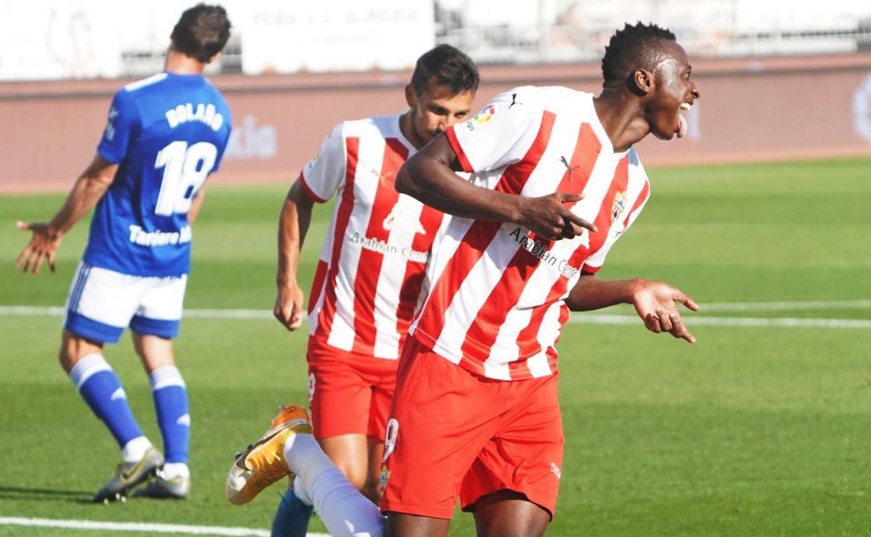 El nuevo entrenador de la UD Almería ha dirigido tres entrenamientos antes de su estreno. 