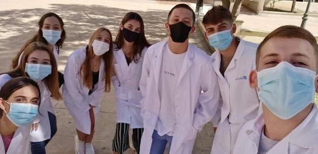 «Hay gente dudando de vacunarse en Medicina»: la queja de un estudiante granadino que se ha hecho viral