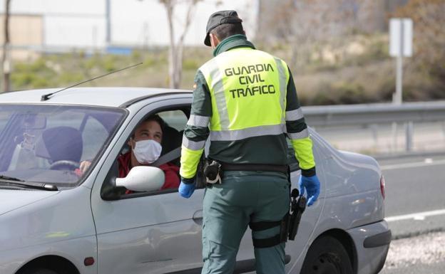 Aviso de la DGT sobre las multas que se pueden gestionar a través de Internet