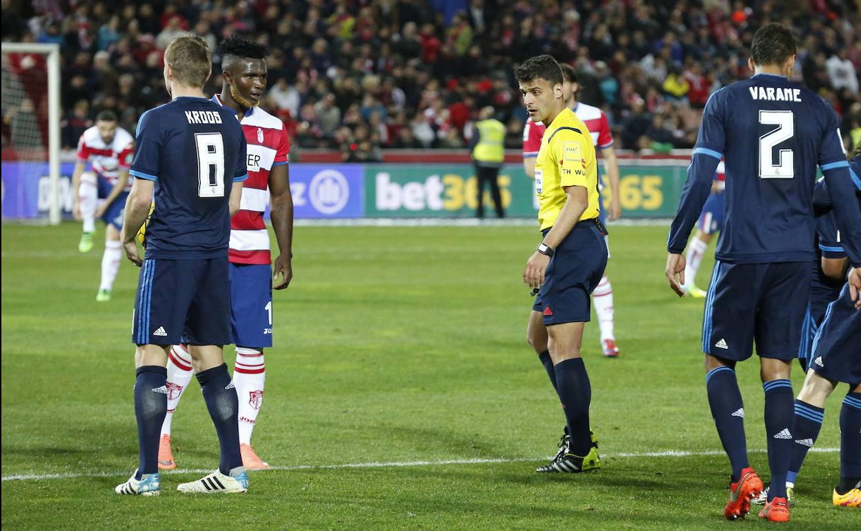 Gil Manzano ha dirigido tres enfrentamientos entre el Granada y el Real Madrid, el último en la 2015/16. 
