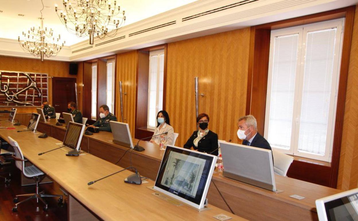 El puerto de Motril presenta a la directora de la Guardia Civil el proyecto del nuevo cuartel, valorado en 1,5 millones