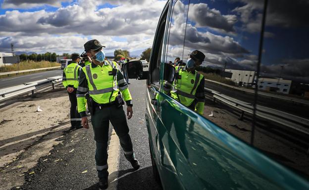 Andalucía propone un cambio legal para poder cerrar municipios con alta incidencia de covid