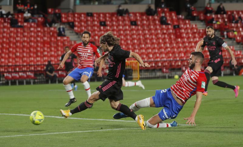 Fotos: Las mejores imágenes del Granada-Real Madrid