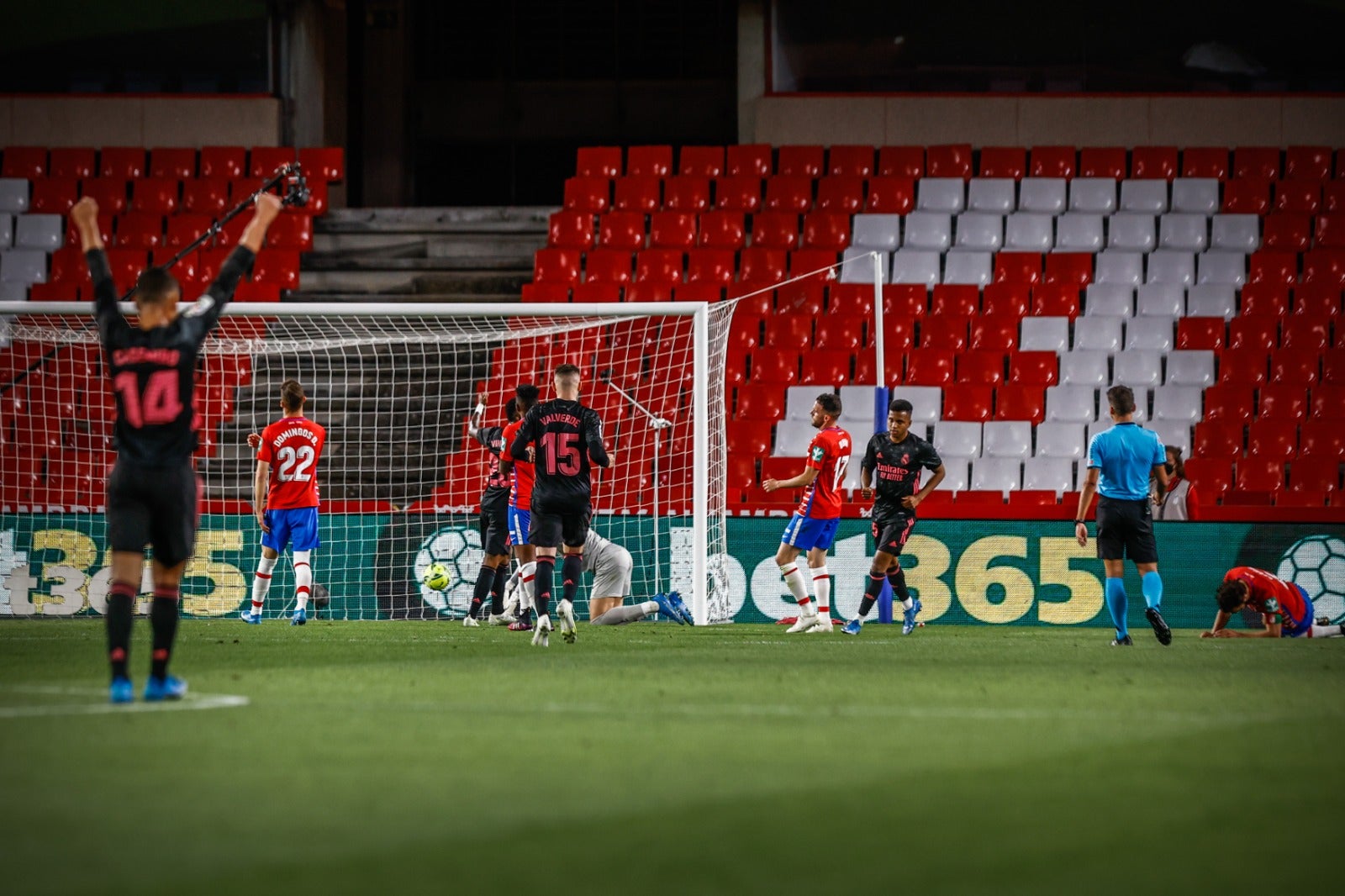 Fotos: Las mejores imágenes del Granada-Real Madrid