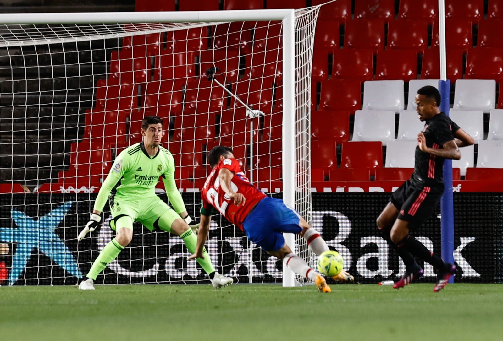 Fotos: Las mejores imágenes del Granada-Real Madrid