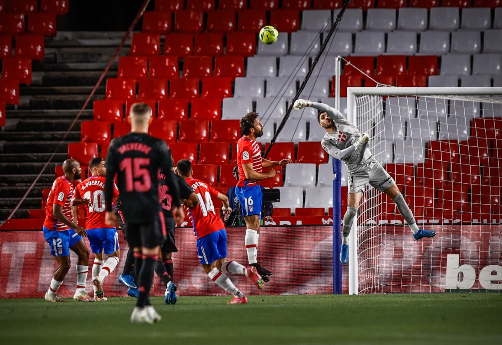 Fotos: Las mejores imágenes del Granada-Real Madrid