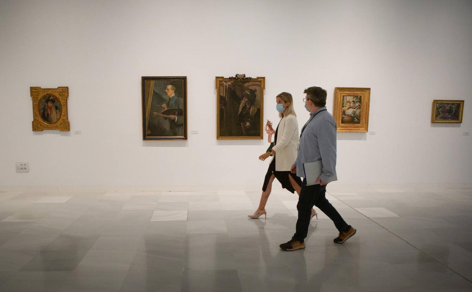 La muestra se halla en la sala de exposiciones temporales del Centro Cultural CajaGranada. 