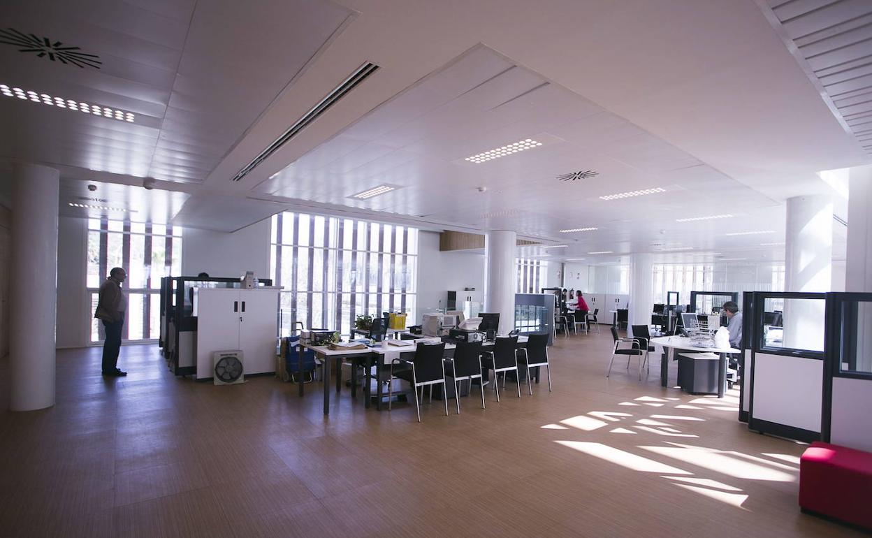 Vista de la sede de la Seguridad Social en Motril.