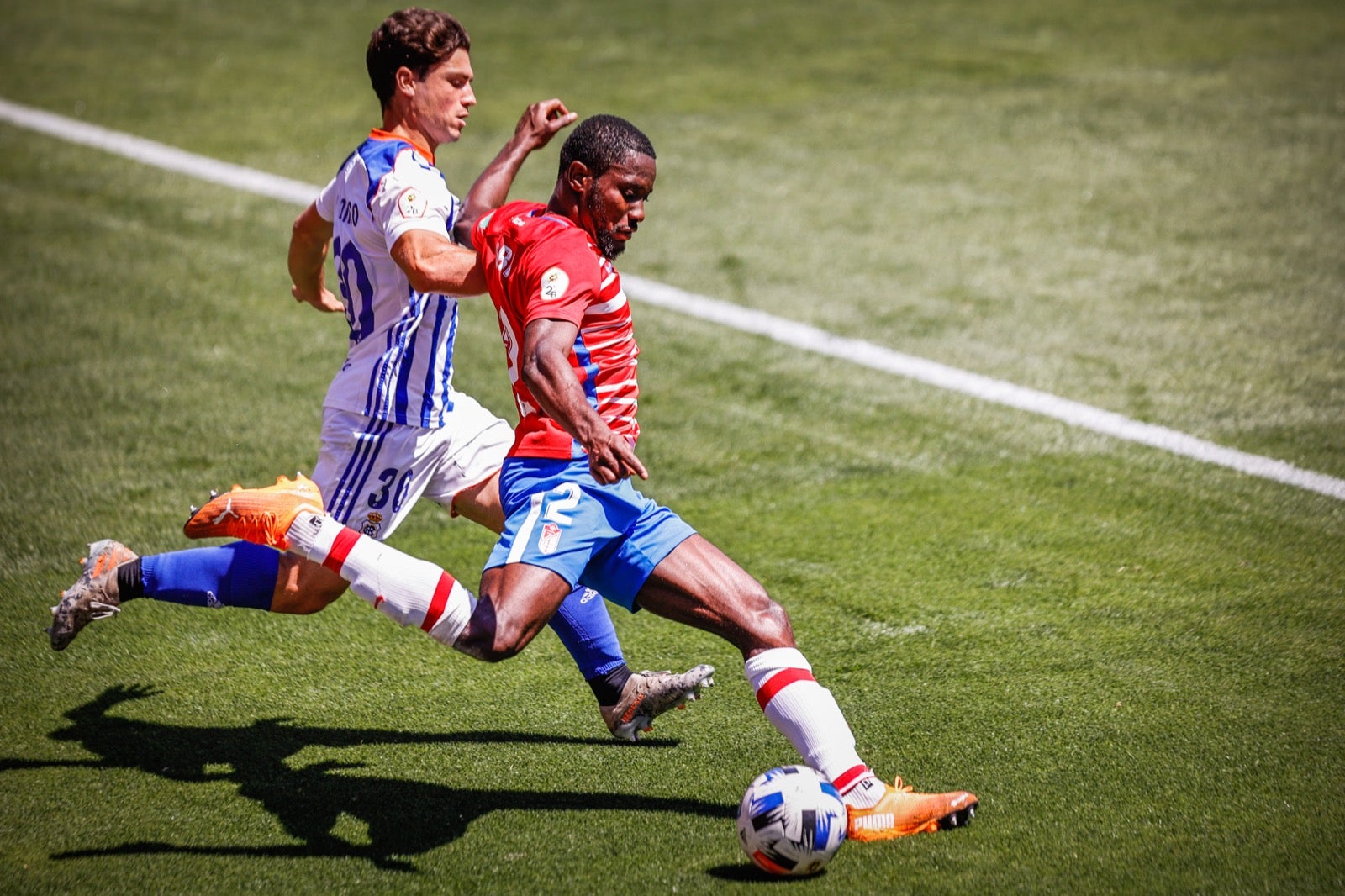 El solitario tanto del mediapunta granadino y las paradas de Joao Costa dejan al filial rojiblanco a un punto de la salvación