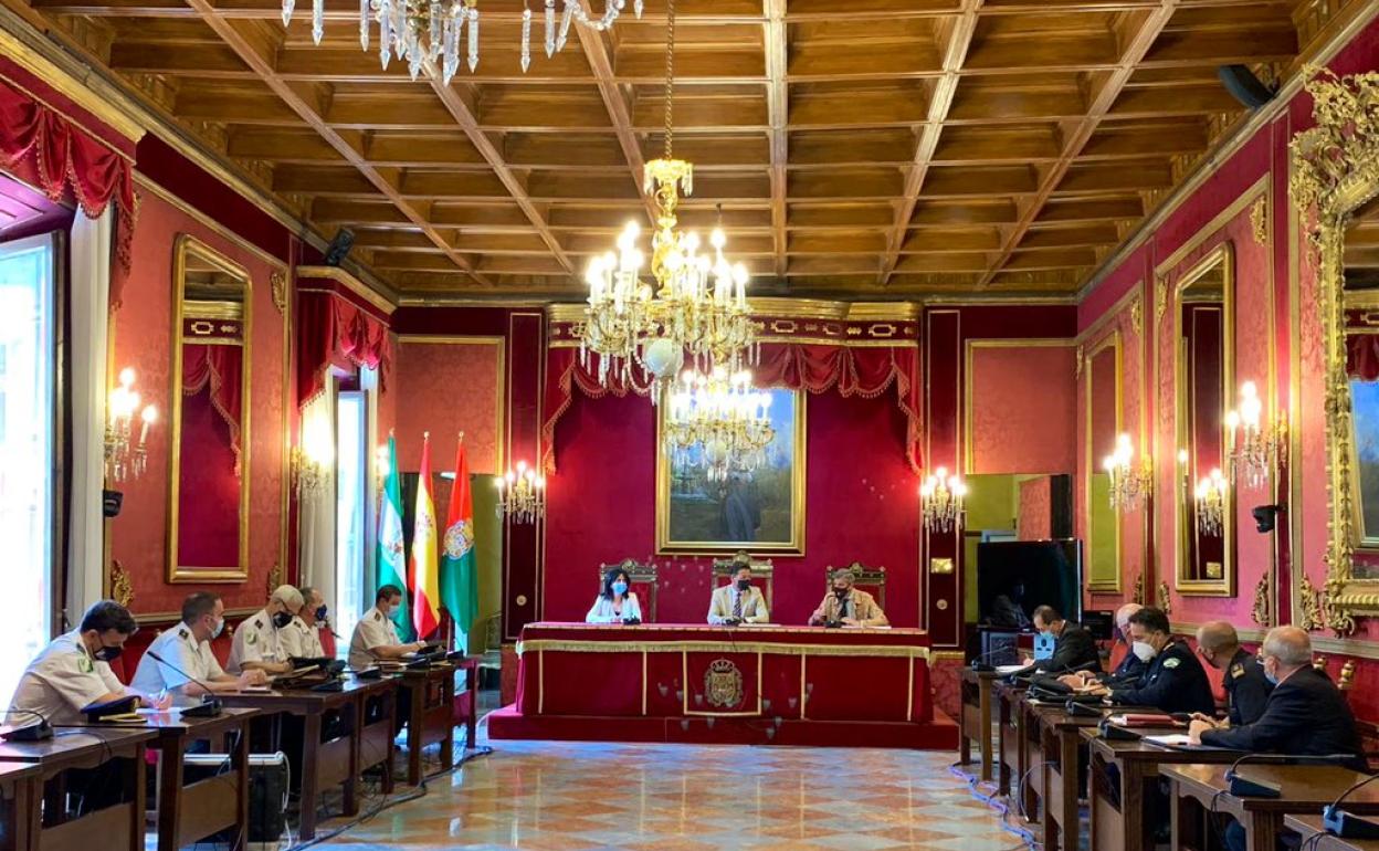 La Junta Local de Seguridad estudia dispositivos especiales para el fin de semana en Granada